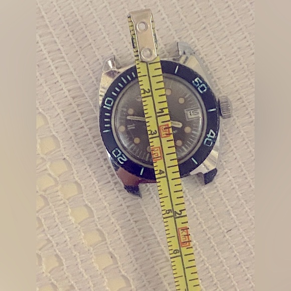 Timex Black and Silver Dive Watch with Red Accents. Vintage - Picture 5 of 6